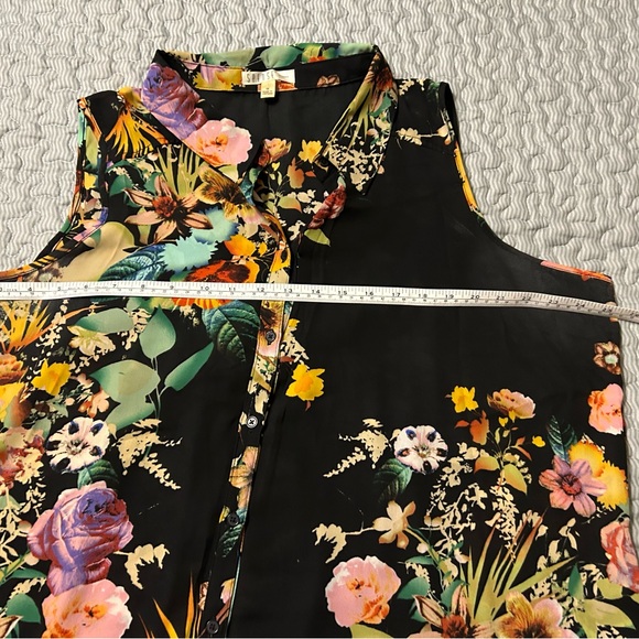 💐 Colorful hi-lo sleeveless top 💐 - Picture 6 of 8